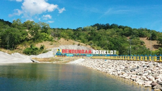 Foto Jokowi Resmikan Bendungan Di Ntt Kumparan