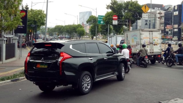 Saksi Tas Mencurigakan Dekat Masjid Istiqlal Berisi Baju Dan Sampah