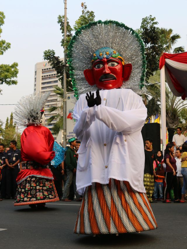 Sambut HUT Ke 494 Jakarta Ancol Hadirkan Atraksi Ondel Ondel Dalam Air