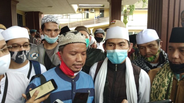 Tuntut Habib Rizieq Dibebaskan Massa Pendukung Geruduk Polresta Bogor