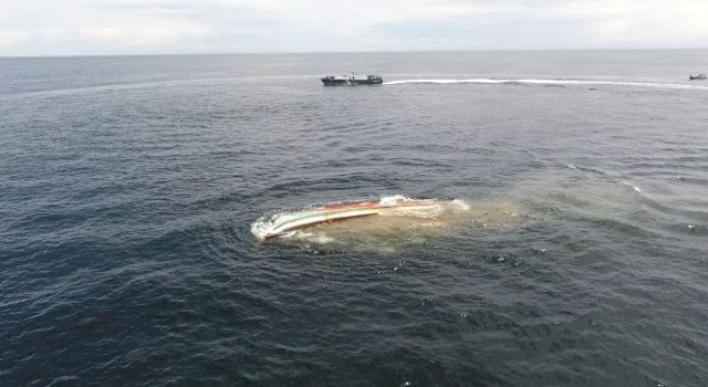 Kejaksaan Tenggelamkan 4 Kapal Vietnam Yang Mencuri Ikan Di Laut