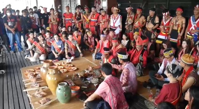 Mengenal Ngampar Bide Ritual Tolak Bala Jelang Gawai Dayak Di Kalbar