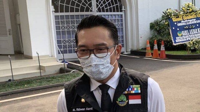 Ridwan Kamil Terbang Lagi Ke Swiss Hanya Sendiri Tak Didampingi Istri