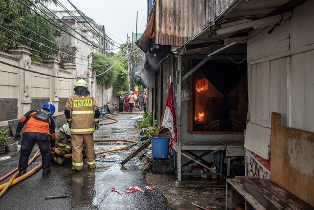 Fakta Fakta Di Balik Ratusan Rumah Di Kebayoran Lama Terbakar