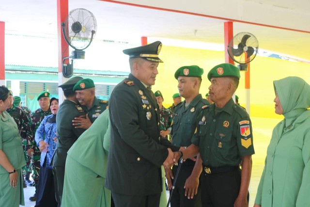 Prajurit Kodim Luwuk Banggai Naik Pangkat Kumparan