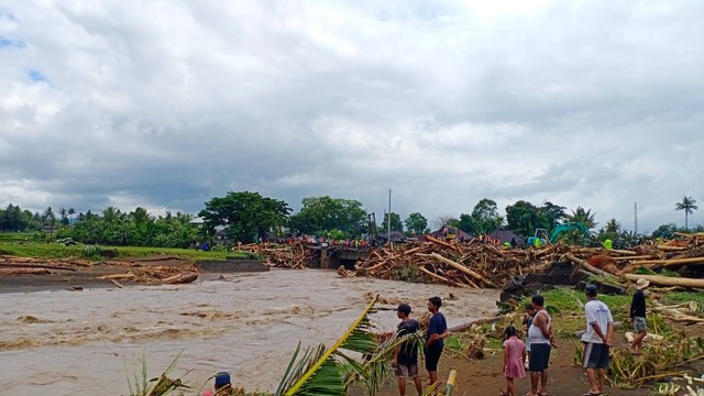 2 Kabupaten Di Bali Dilanda Banjir 6 Orang Tewas Dan Ratusan Mengungsi