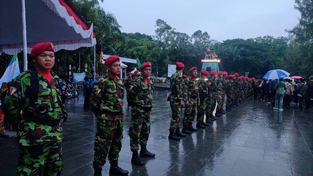 Warga Muhammadiyah Ramai Ramai Ke Stadion Manahan Hadiri Pembukaan