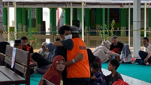 Masyarakat Bersyukur Dapat Mengunjungi Keluarganya Di Lapas Narkotika