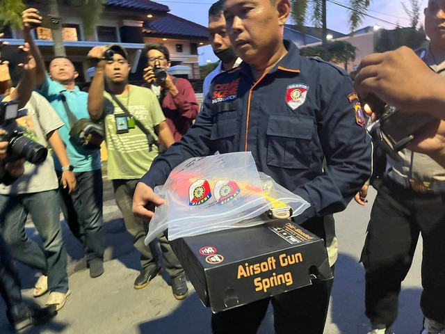 Penyidik Polda Sumut Temukan Bungkus Airsoft Gun Di Rumah Akbp