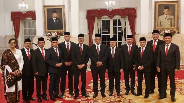 Jokowi Lantik Duta Besar Ada Jubir Kemlu Dan Dirut Lkbn Antara