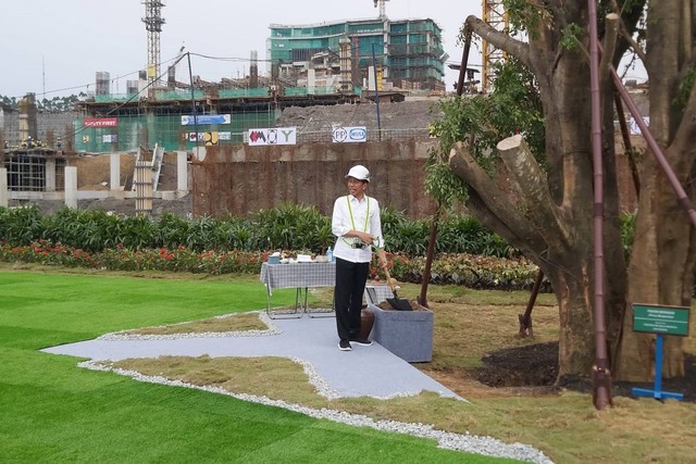 Jokowi Tinjau Perkembangan Pembangunan Kantor Presiden Istana Di IKN