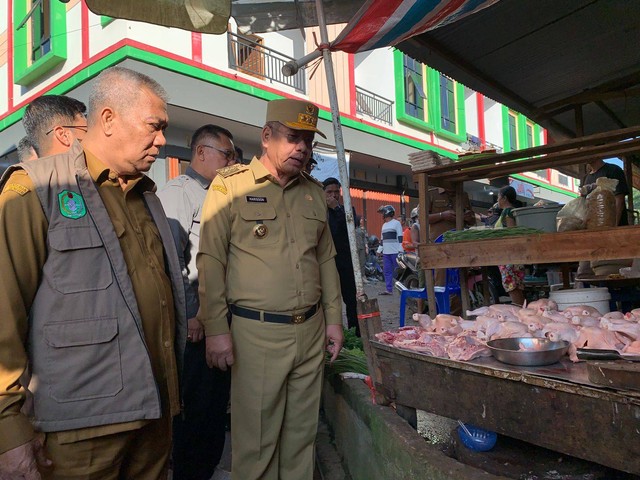 Gelar Operasi Pasar Di Bengkayang Pj Gubernur Temukan Beras Seharga