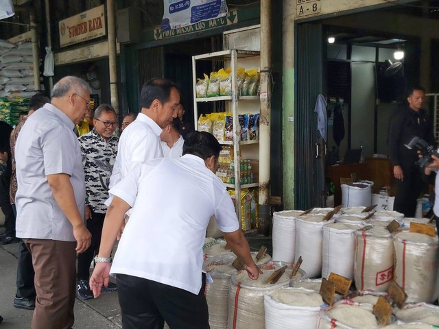 Jokowi Tepis Bansos Bebani Stok Beras Justru Menahan Harga Kumparan