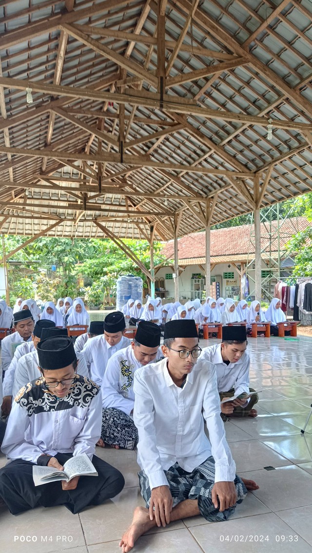 Ngaji Pasaran Meraih Kedamaian Di Bulan Ramadhan Kumparan