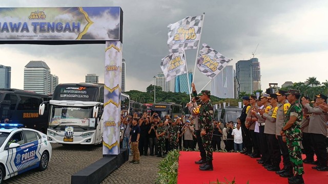 Mudik Gratis Kapolri Berangkatkan 58 Ribu Pemudik Ke Jabar Hingga