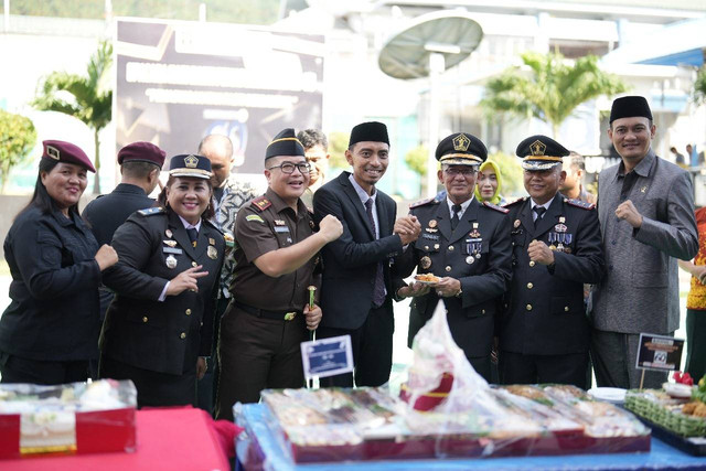 Syukuran Hari Bakti Pemasyarakatan Ke 60 Lakukan Potong Tumpeng Bersama