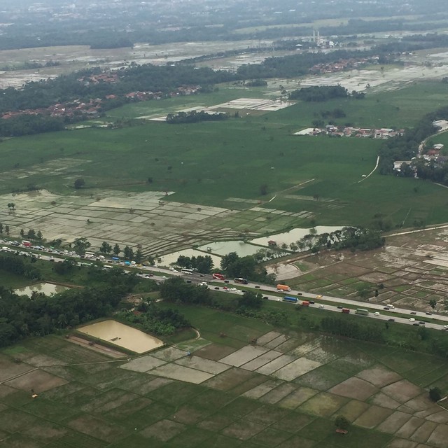 Pantauan Udara Kepadatan Arus Mudik Di Tol Cipali Kamis Sore Kumparan