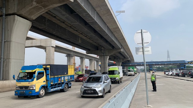 Ada Kecelakaan Di KM 36 Tol Jakarta Cikampek Macet 5 Km Kumparan