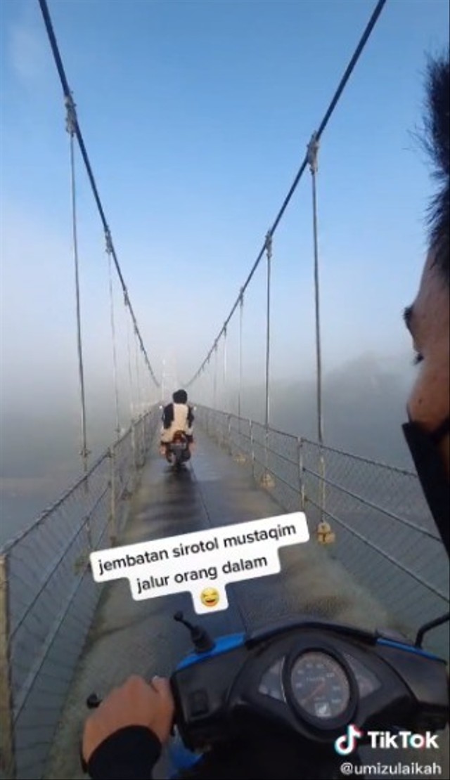 Heboh Jembatan Gantung Di Magelang Dijuluki Sirotol Mustaqim Ini