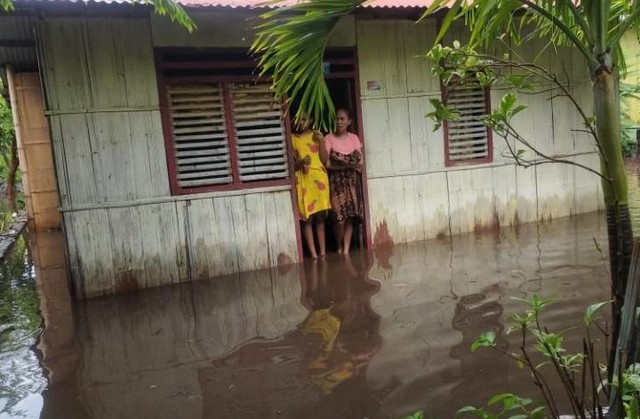 Hujan Sejak Semalam Alok Timur Sikka Dikepung Banjir Kumparan