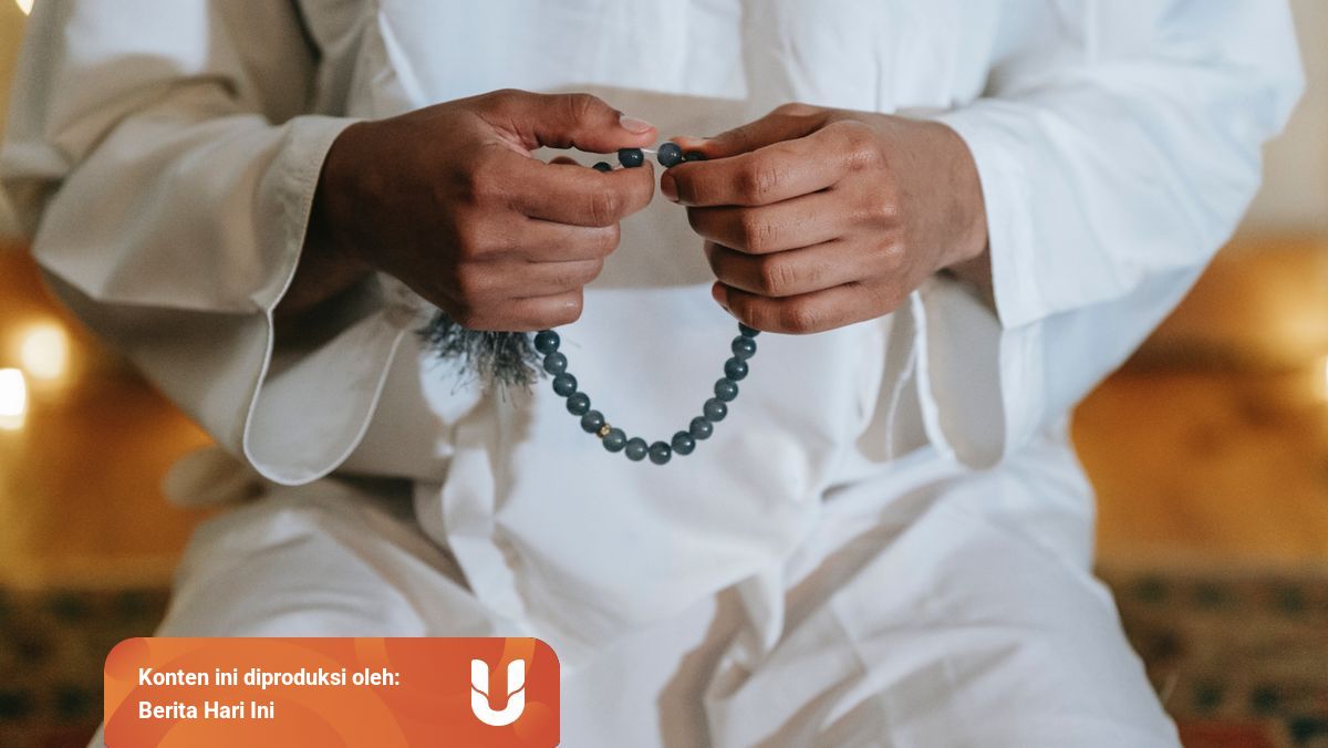 Bacaan Tawasul Agar Seorang Muslim Semakin Dekat Dengan Allah Swt Kumparan Com
