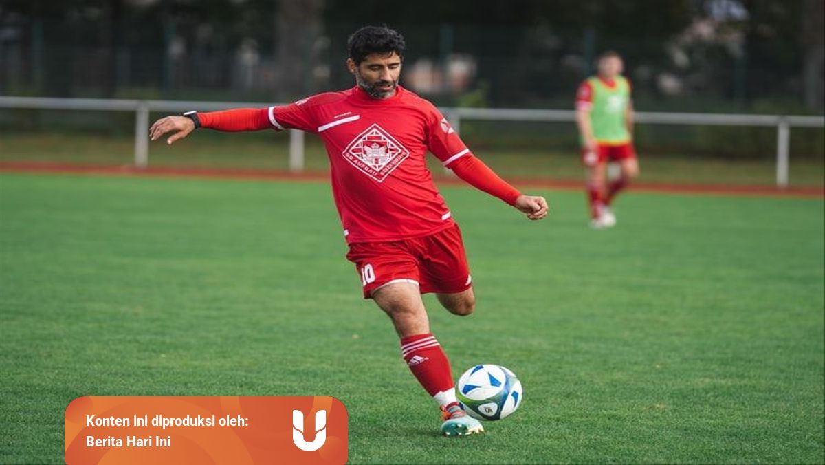 Sebutkan Empat Gerakan Mengumpan Atau Menendang Bola Dengan Punggung Kaki Kumparan Com