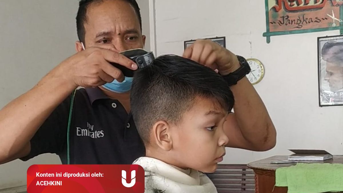 Diari Ayah Tradisi Tak Bertuan Potong Rambut Anak Jelang Lebaran Di Aceh Kumparan Com