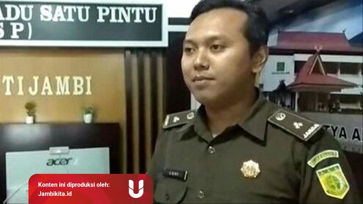 Kejati Jambi Tahan 3 Tersangka Korupsi Kredit Fiktif Di Bank Mandiri Kumparan Com
