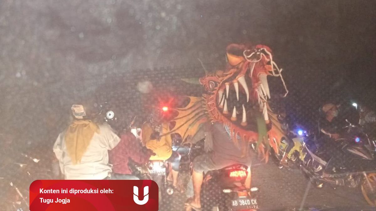 Warga Padati Jjls Di Bantul Untuk Melihat Layang Layang Kumparan Com
