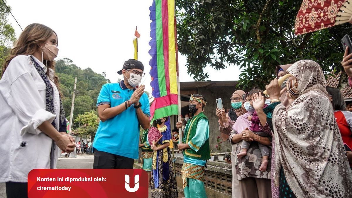 Sandiaga Uno Anugerah Desa Wisata Dongkrak Kebangkitan Ekonomi Nasional Kumparan Com<script async src=