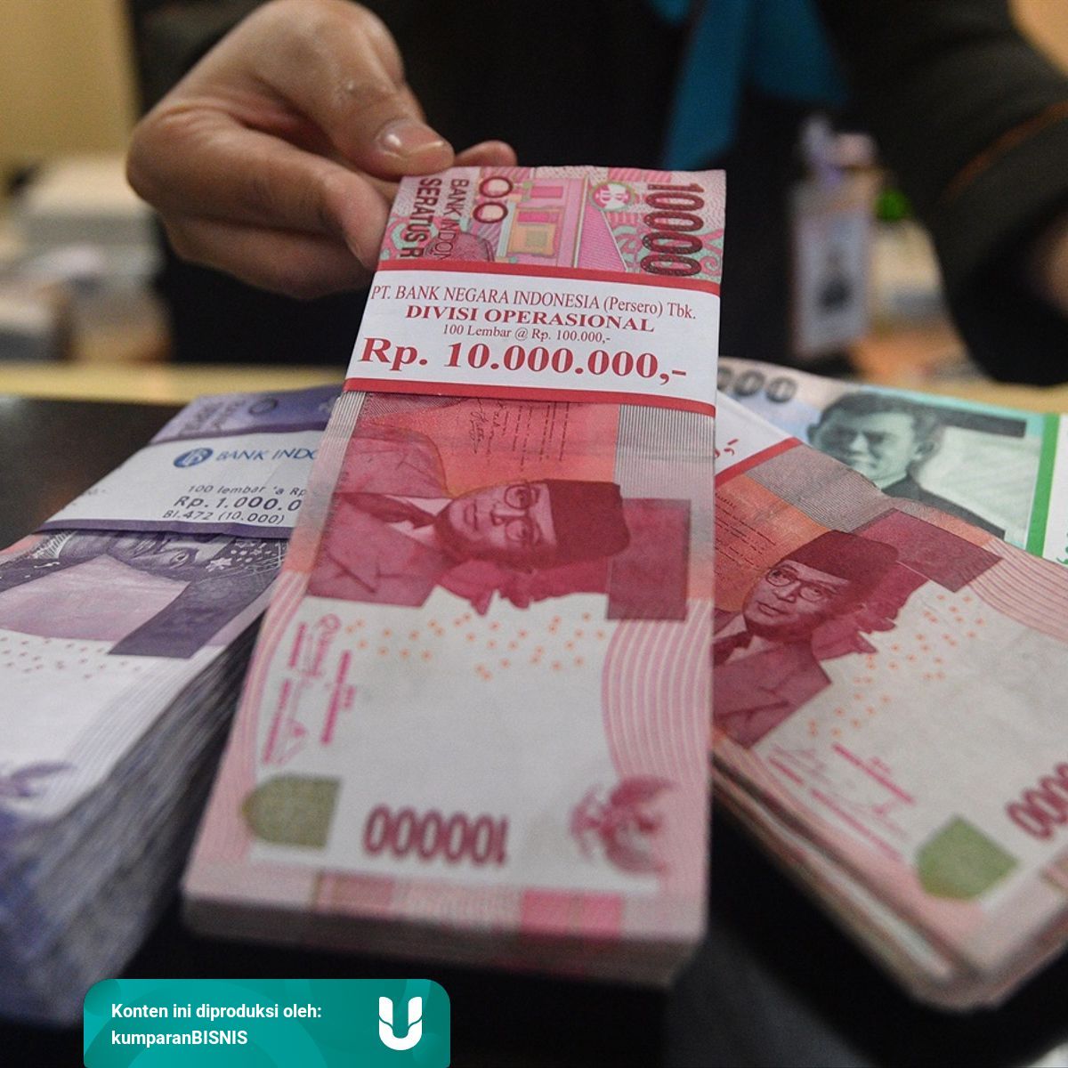 Jelang Lebaran Penukaran Uang Bi Ludes Hingga Rp 187 8 Triliun Kumparan Com<script async src=
