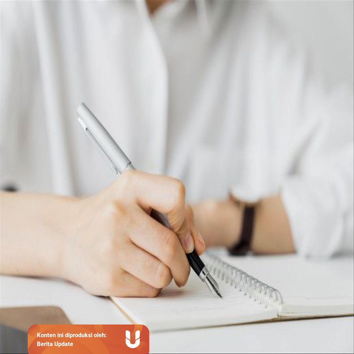 Struktur Teks Biografi Ada 3 Perhatikan Saat Menulis Biografi Kumparan Com