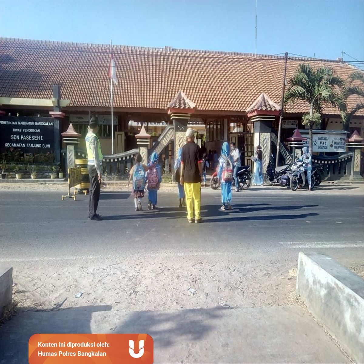 Polsek Tanjung Bumi Lakukan Patroli Pagi Di Wilayah Sekolah Kumparan Com<script async src=