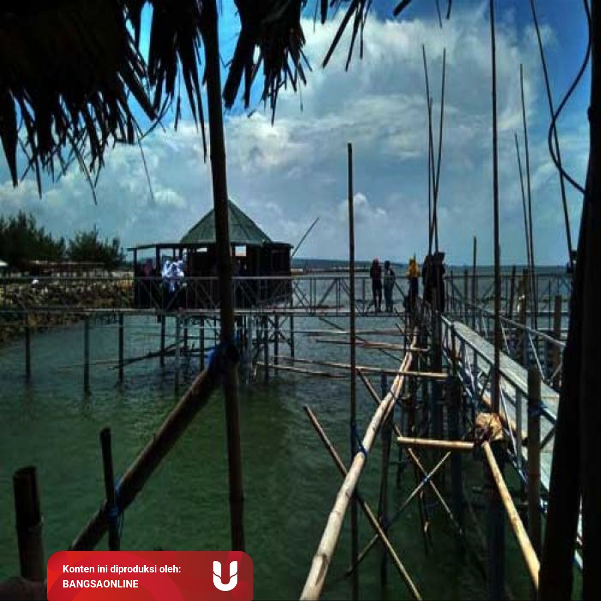 Pantai Kemantren Destinasi Murah Meriah Di Lamongan Kumparan Com