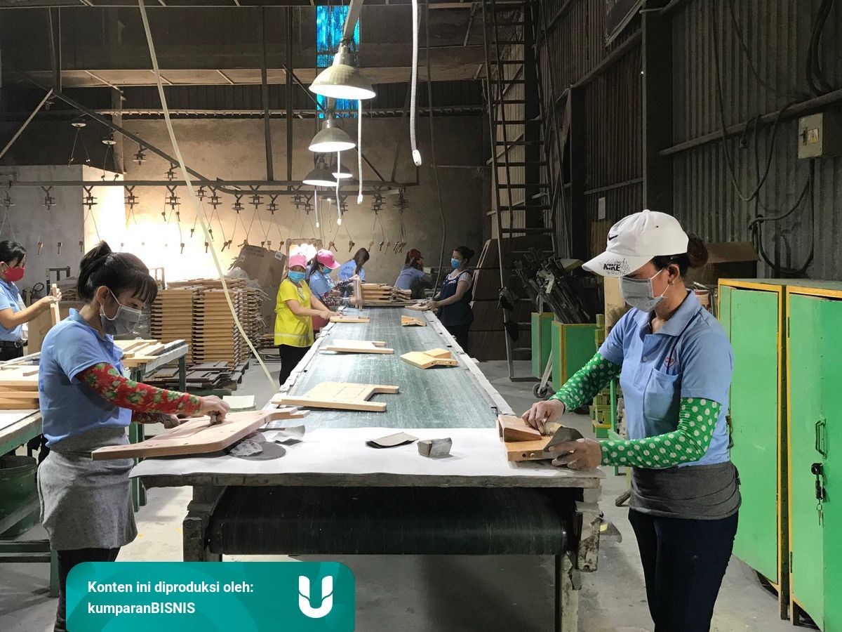 Gaji Pegawai Di Ri Mahal 4 Pabrik Mebel Akhirnya Pindah Ke Vietnam Kumparan Com