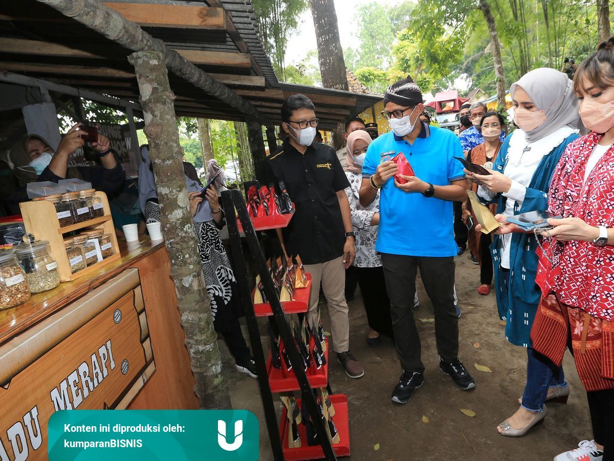 Sandiaga Uno Desa Wisata Dorong Ekonomi Dan Lapangan Kerja Untuk Masyarakat Kumparan Com<script async src=