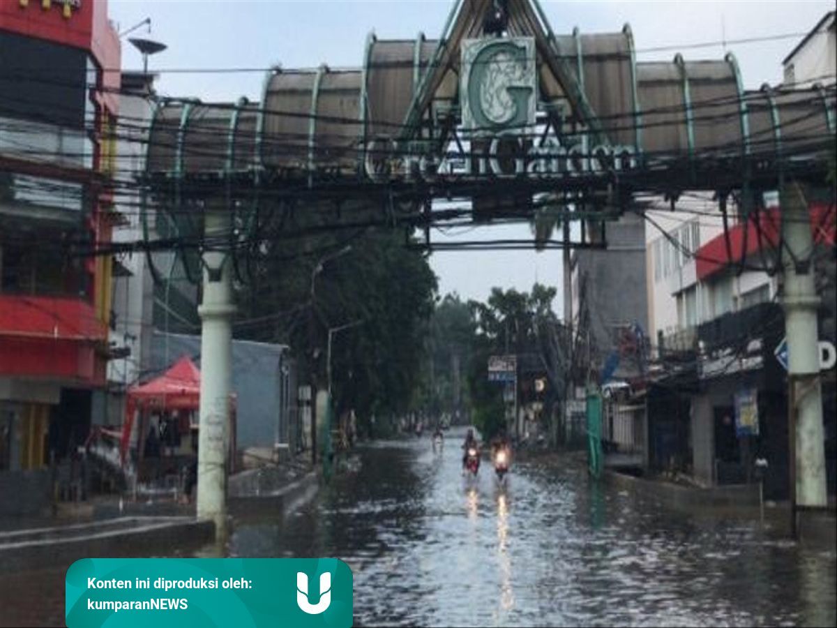 Banjir Di Sekitar Kawasan Green Garden Jakarta Barat Mulai Surut Kumparan Com
