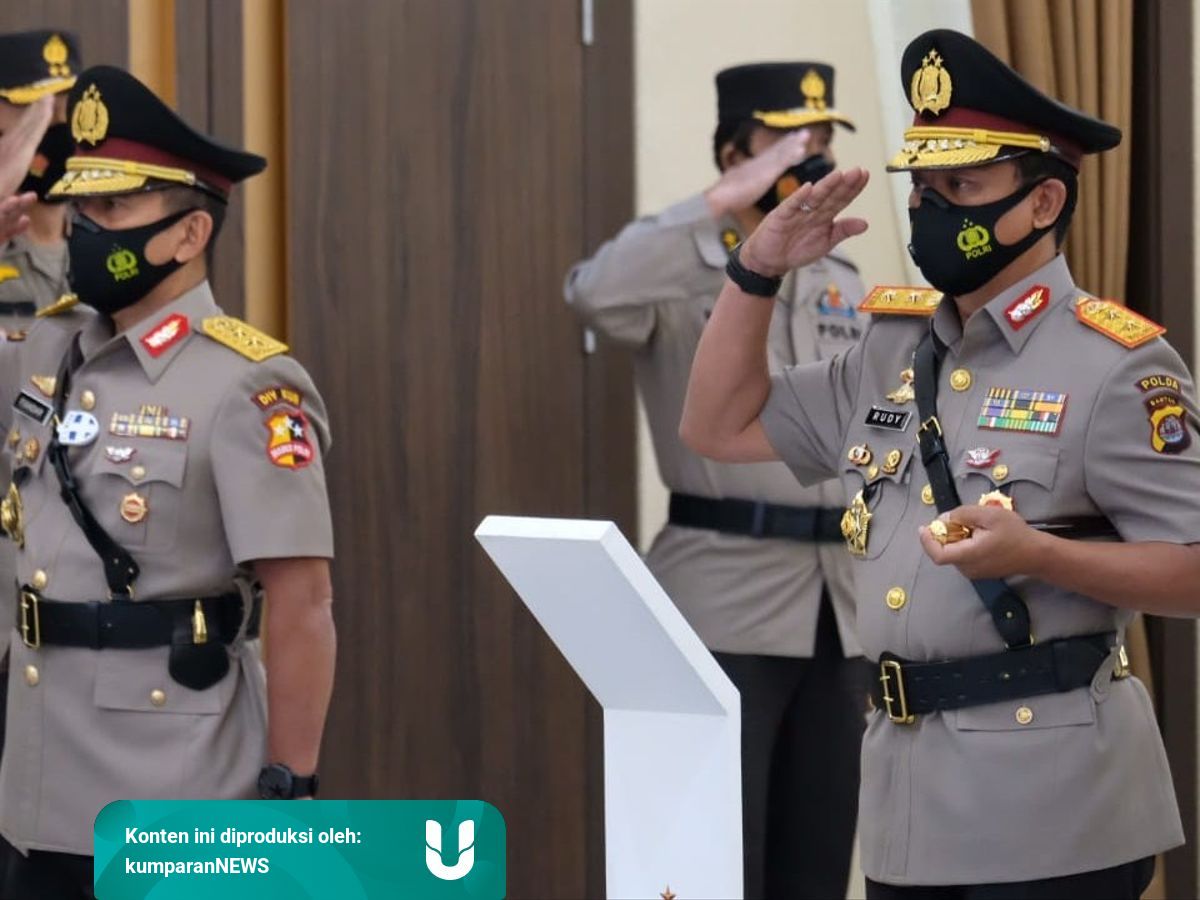Buntut Oknum Polisi Banting Mahasiswa Kapolda Banten Minta Maaf Kumparan Com<script async src=