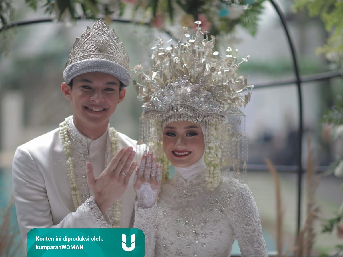Dinda Hauw Resmi Menikah Dengan Rey Mbayang Pakai Kebaya Palembang Serba Putih Kumparan Com