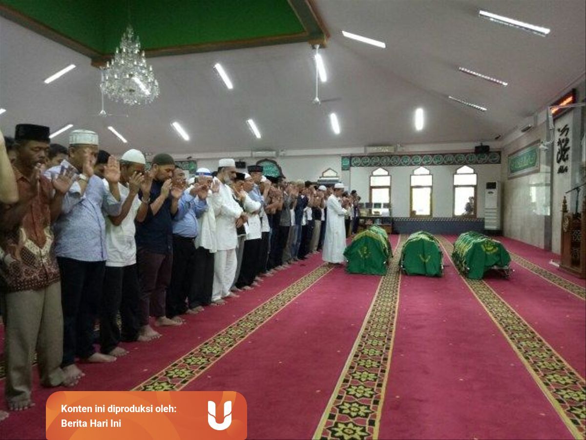 Tata Cara Sholat Jenazah Laki Laki Dan Perempuan Lengkap Dengan Bacaan Doanya Kumparan Com