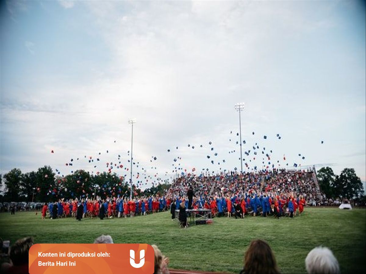 Pengertian Dan Contoh Pidato Perpisahan Sekolah Kumparan Com