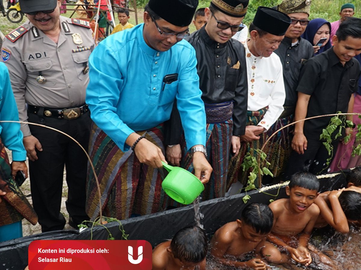 Inilah Tradisi Melayu Saat Anak Anak Mau Disunat Kumparan Com Inilah Tradisi Melayu Saat Anak Anak Mau Disunat Kumparan Com