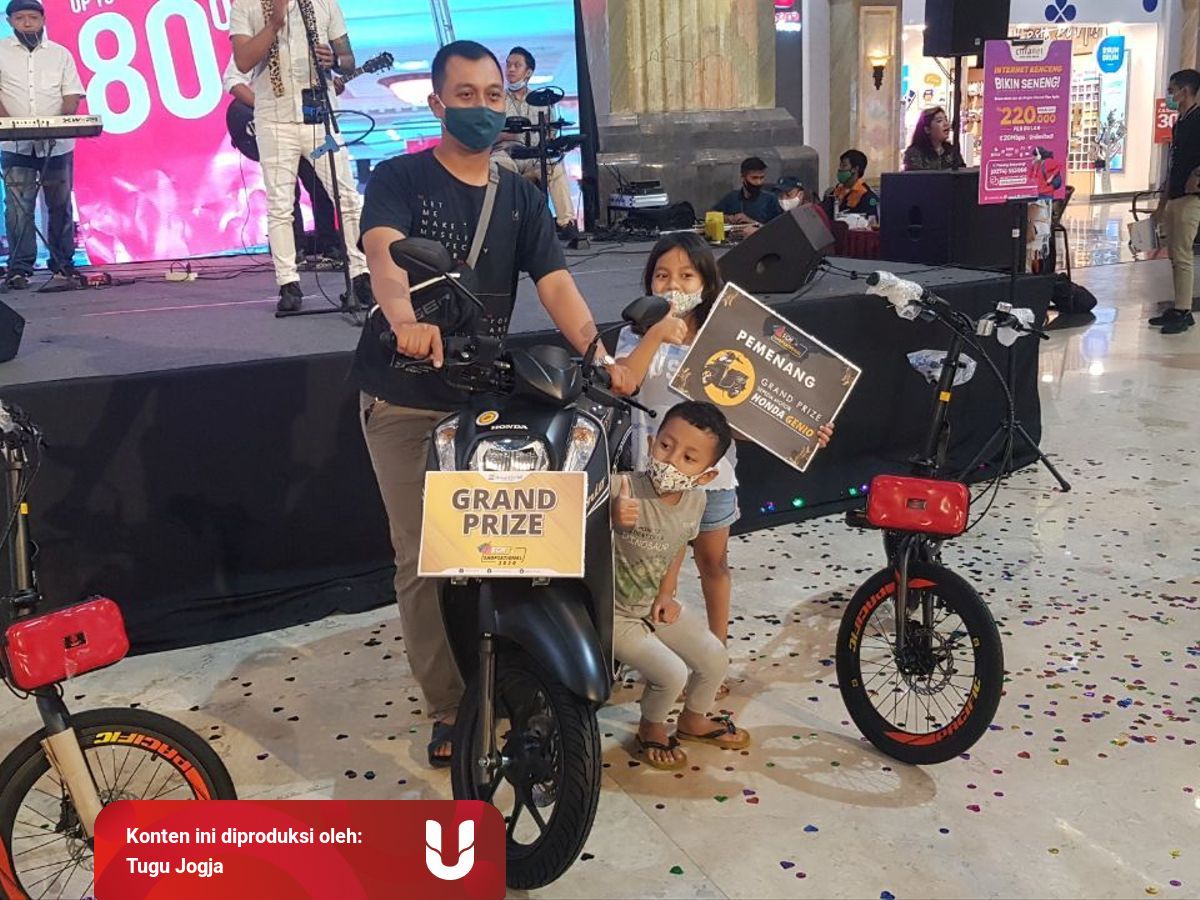 Menang Undian Sch Shopsational Warga Sleman Bawa Pulang Motor Kumparan Com