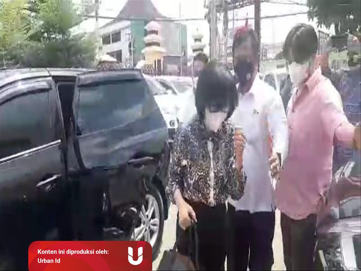 Breaking News Donasi Rp 2 Triliun Palsu Anak Akidi Tio Ditangkap Kumparan Com<script async src=