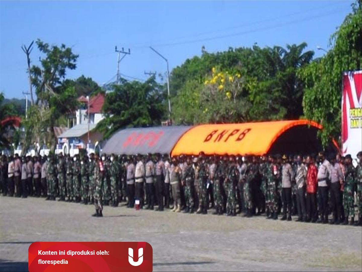 913 Personel Gabungan Tni Polri Siap Amankan Kedatangan Presiden Di Labuan Bajo Kumparan Com<script async src=