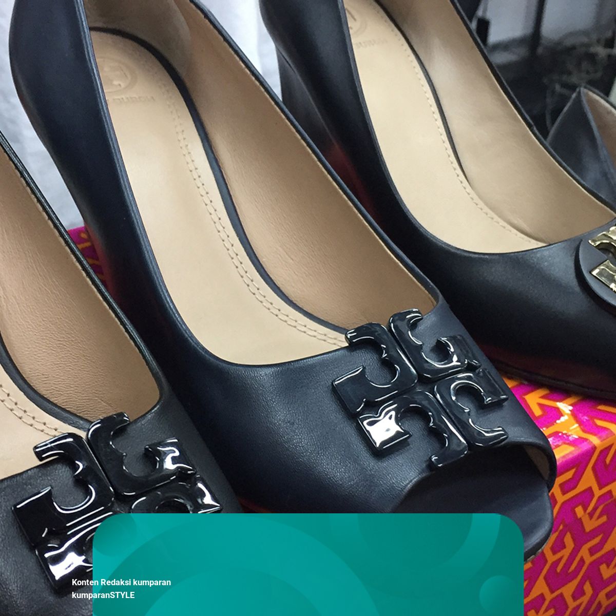 6 Produk Tory Burch yang Jadi Incaran di Irresistible Bazaar 11 |  kumparan.com