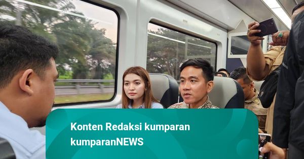 Gibran Lanjutkan Safari Politik ke Medan, Naik Kereta Bandara Bareng Bobby