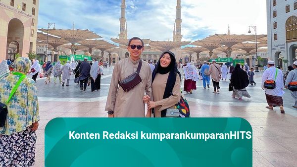 Tampil Harmonis, Ini Potret Ayu Dewi dan Regi Datau saat Ibadah Umrah