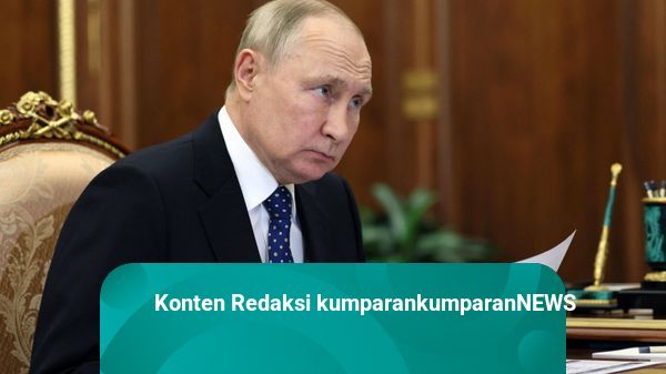 Vladimir Putin Resmikan UU Larang Propaganda LGBT Skala Penuh di Rusia