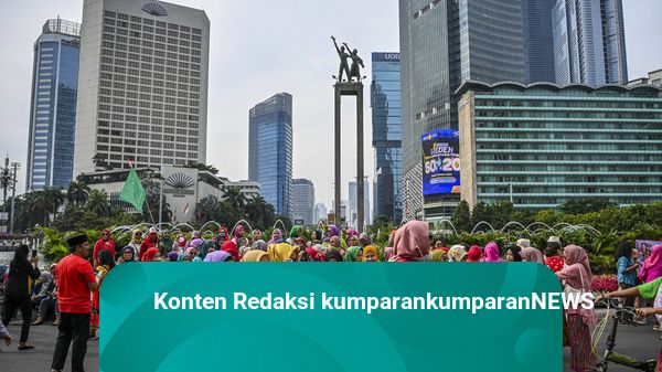 Foto: Parade Gerakan Kebaya Goes to UNESCO Ramaikan CFD di Bundaran HI